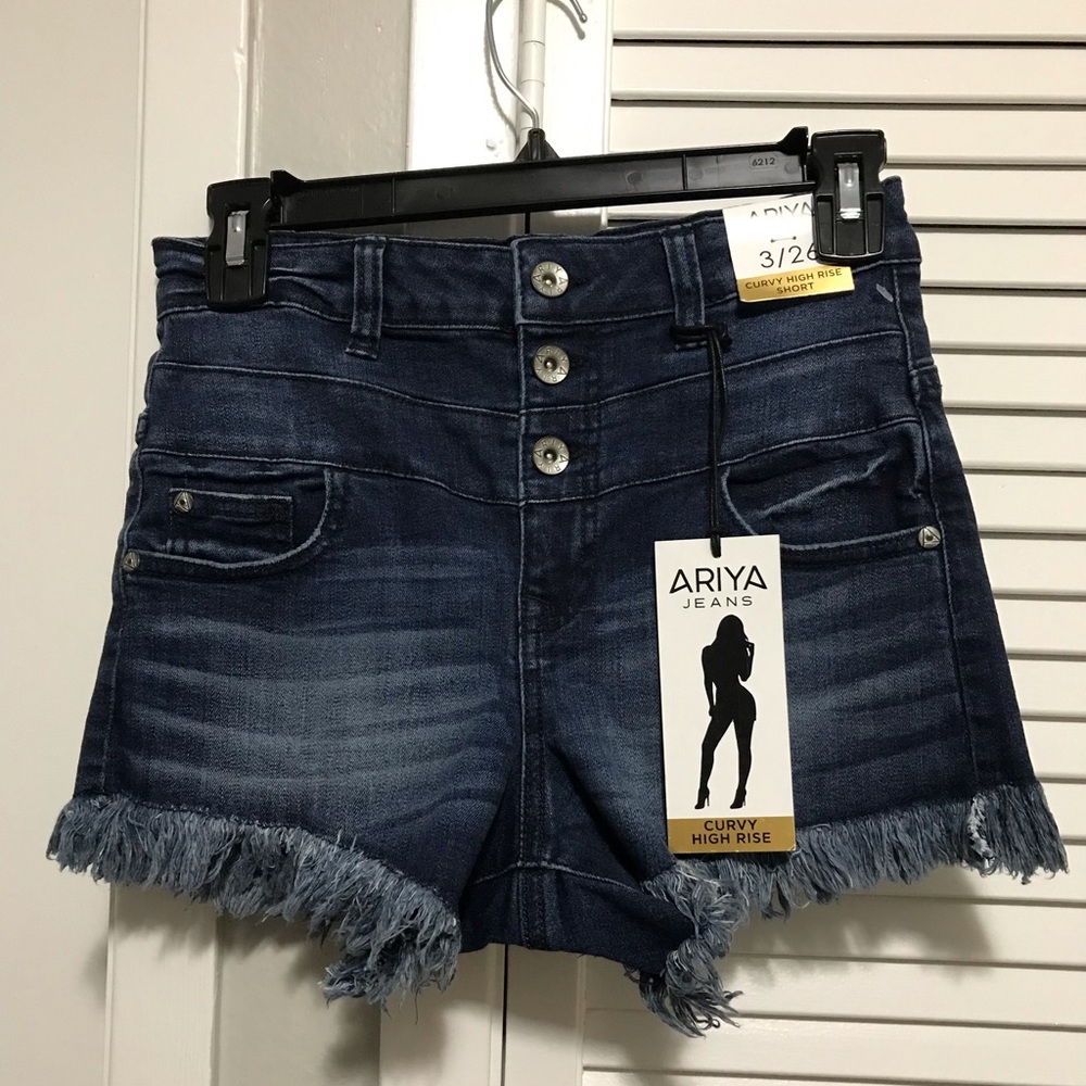 Ariya Jeans Curvy High Rise Short